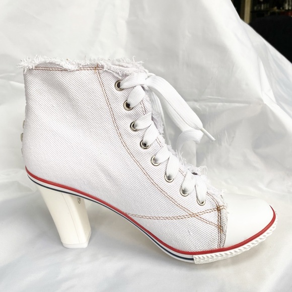 white heeled converse